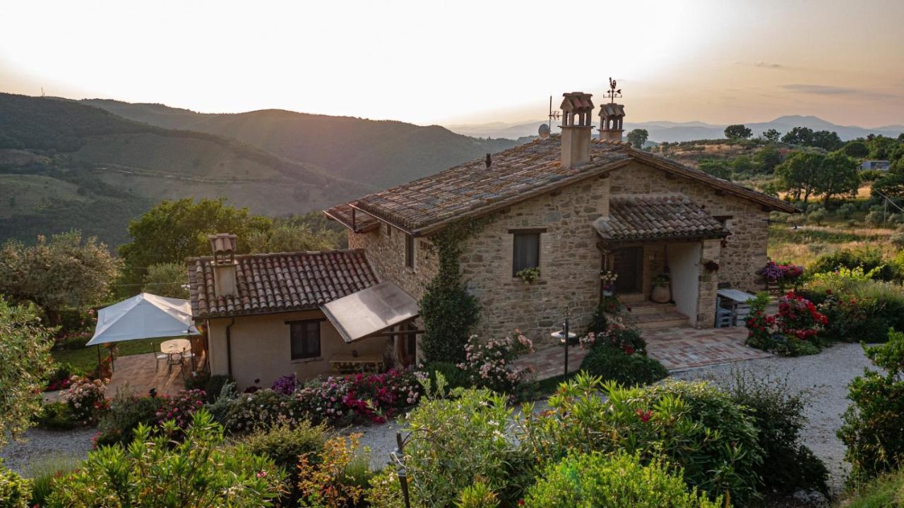 Il Casale Di Fiore Cannara Extérieur photo
